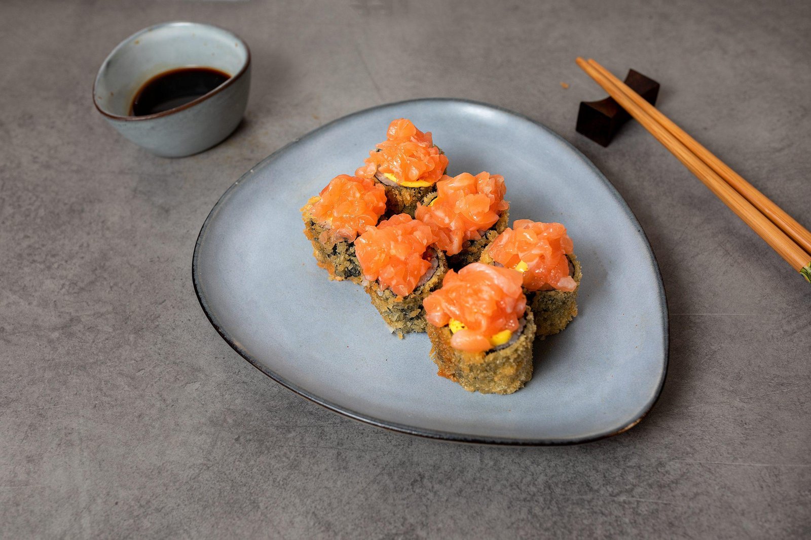 Hosomaki fritto spicy salmon