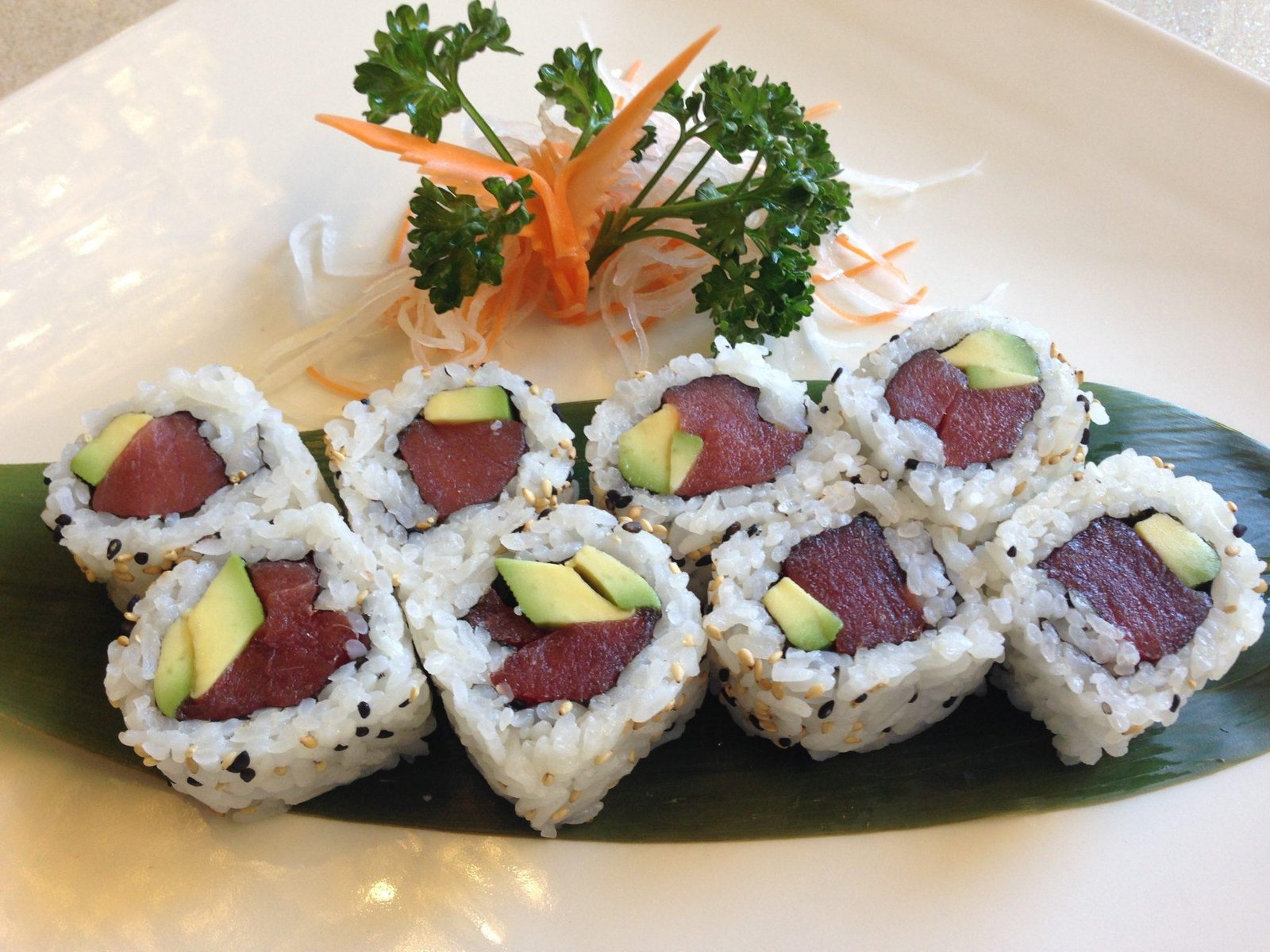 Uramaki tonno & avocado