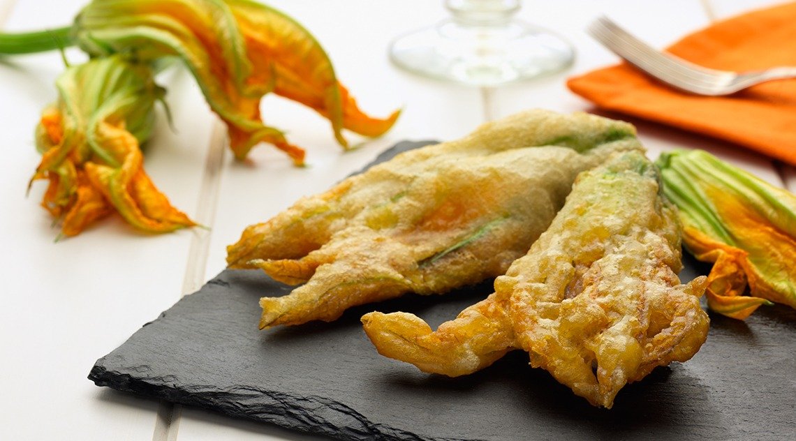 Fiori di zucchina pastellati