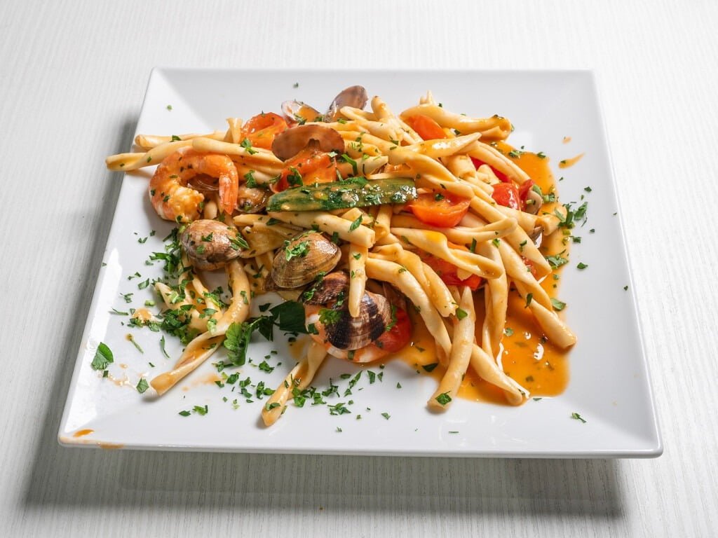 CASARECCI CON VONGOLE ZUCCHINE E GAMBERI