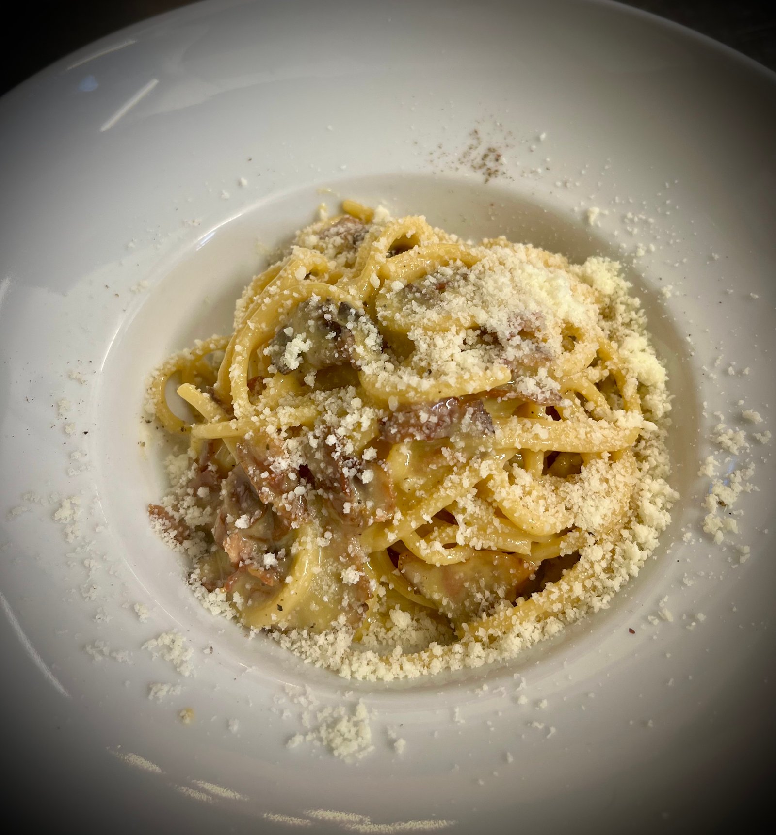 Spaghettoni alla carbonara con guanciale di maiale friulano